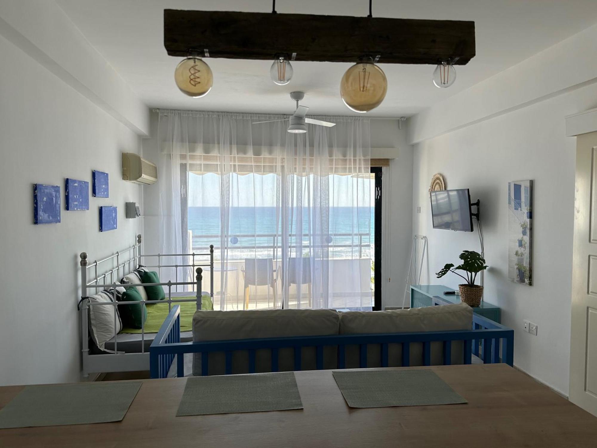 Krasas Beach Larnaca Ngoại thất bức ảnh
