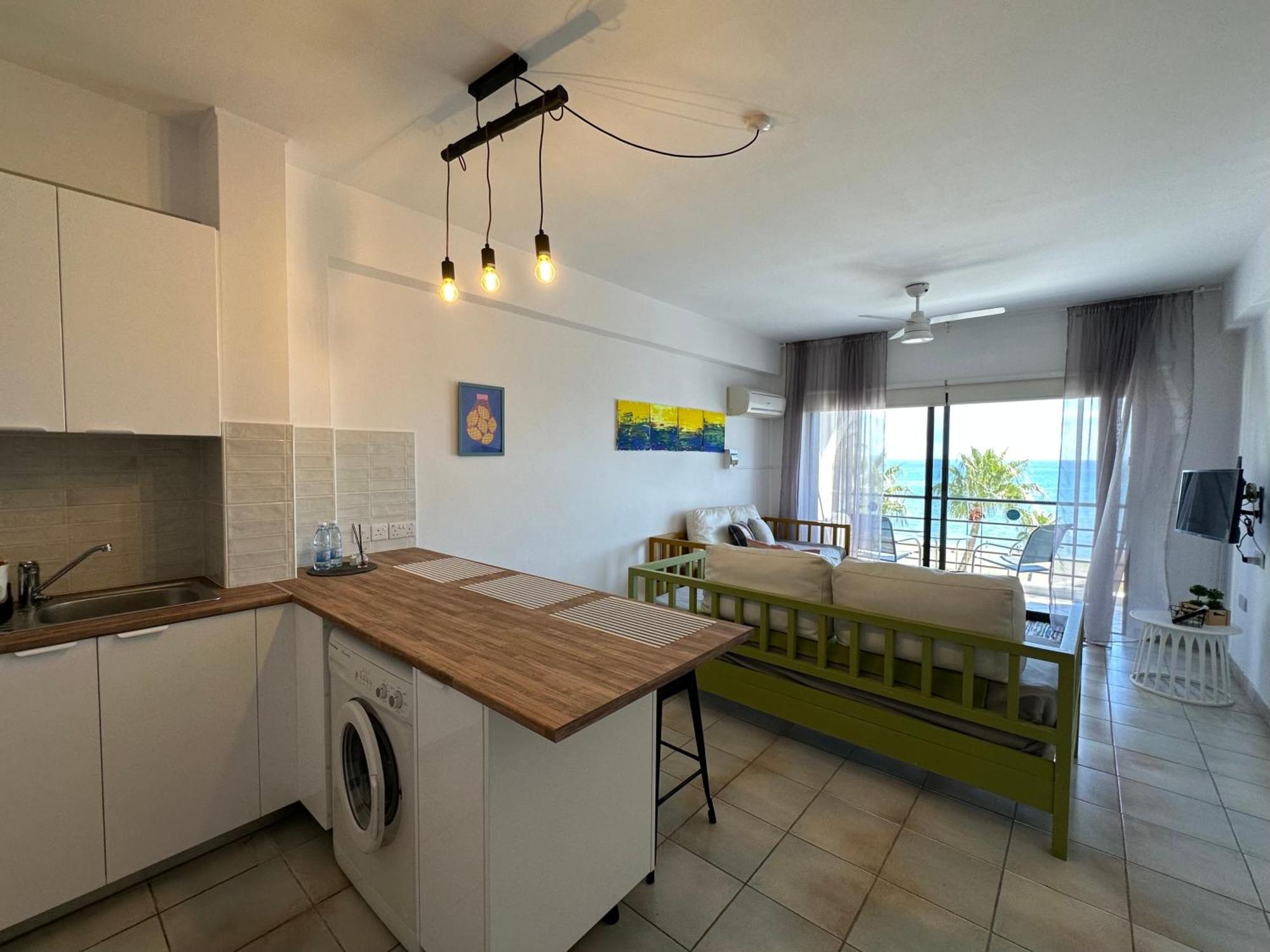 Krasas Beach Larnaca Ngoại thất bức ảnh