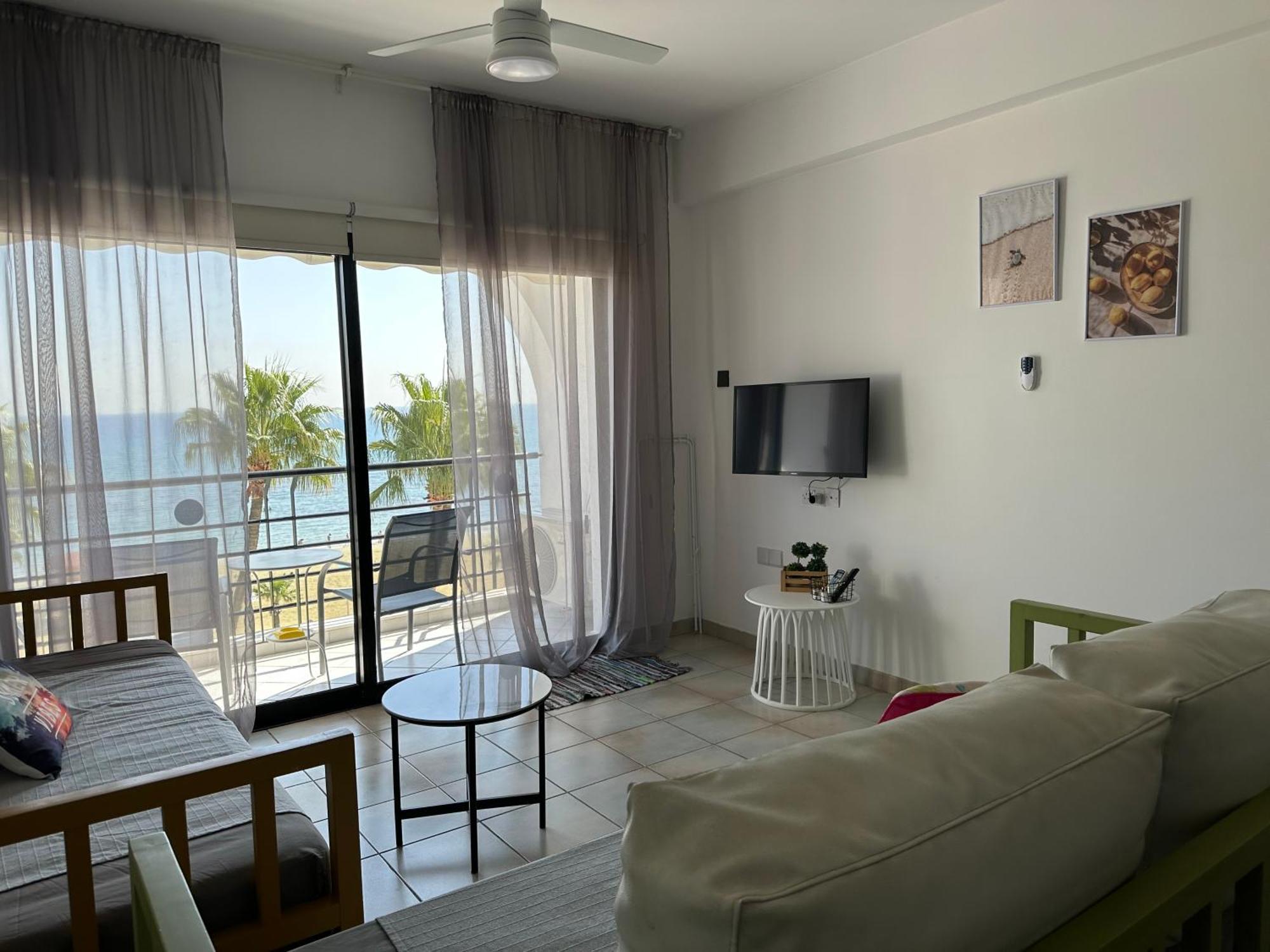 Krasas Beach Larnaca Ngoại thất bức ảnh